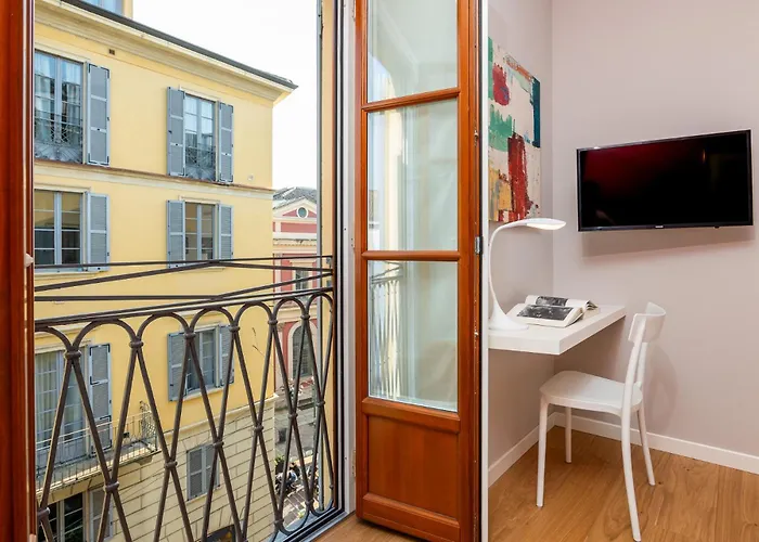 Luxurious & Spacious Flats In Duomo Milán