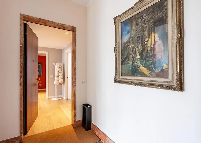 Luxurious & Spacious Flats In Duomo *