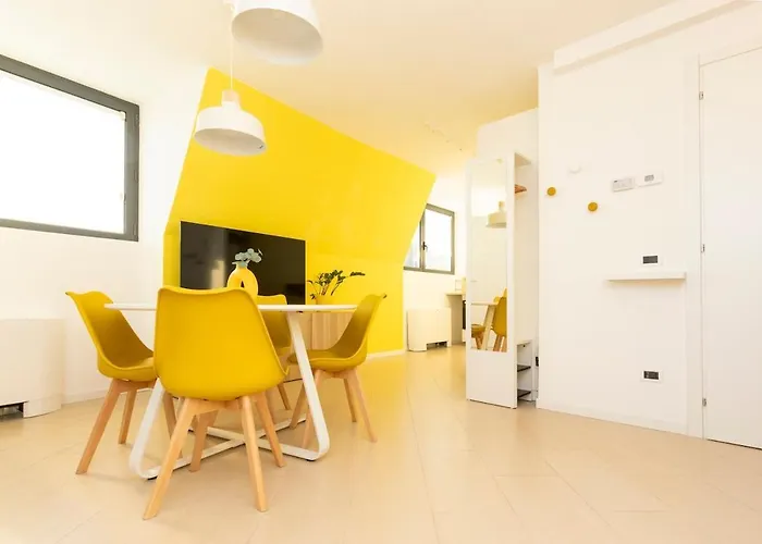 Sunny Retreat Near Metro, 12 Min To Duomo Milano