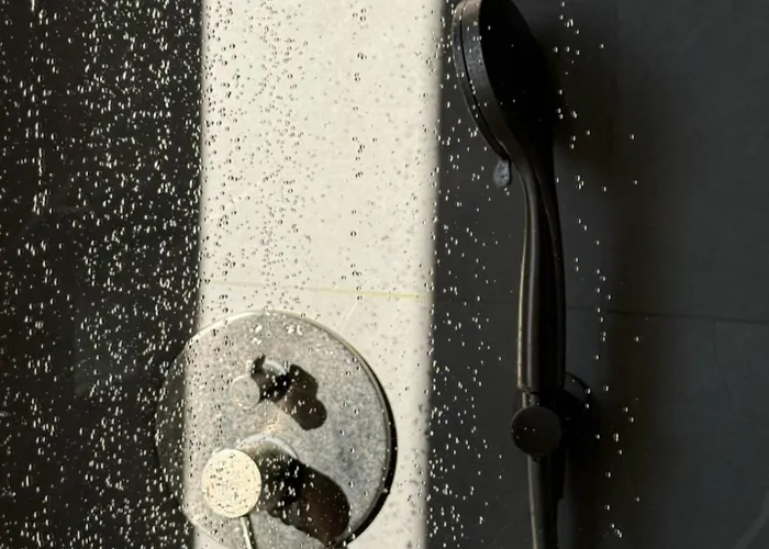 Bollicina - Free Parking, Ac & Balcony *