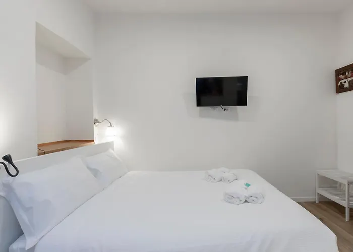 I Host - Pomponazzi Rosa *