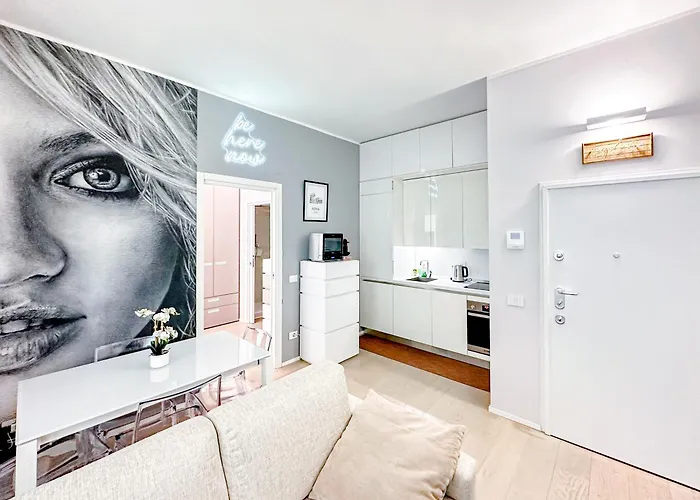 Panzeri Design - 2 Mins Darsena E Navigli