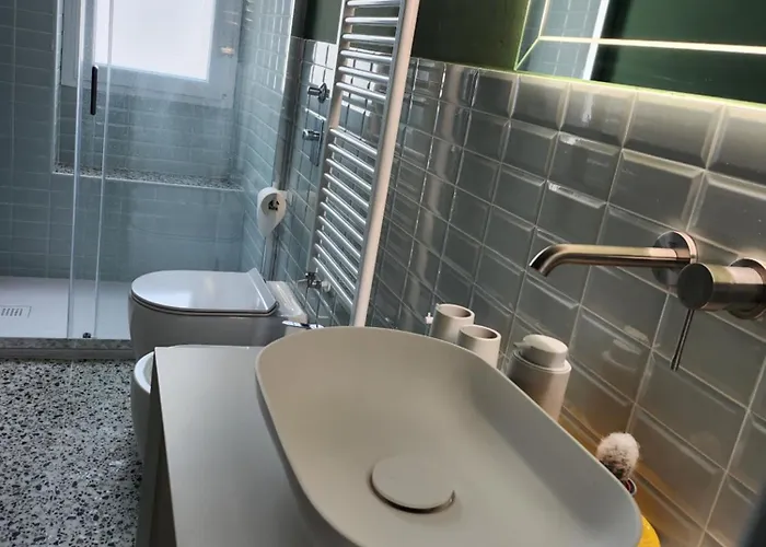 Art Deco Near Metro&navigli Apartmán