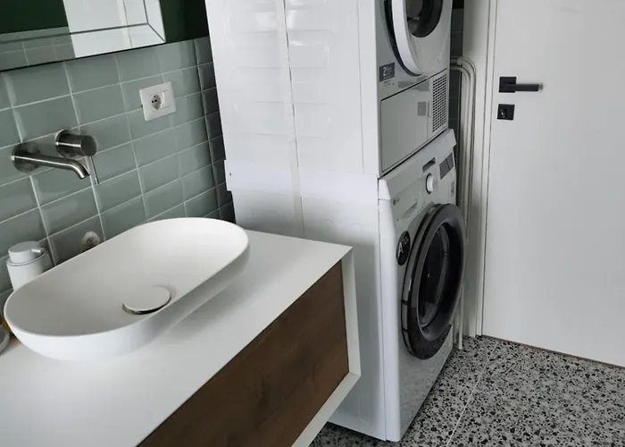 Art Deco Near Metro&navigli Apartmán *