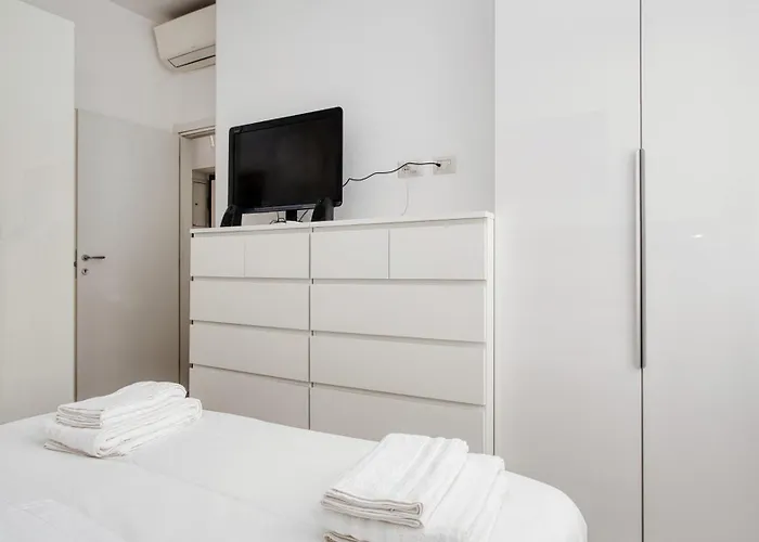 شقة Stylish Flat Near San Siro - Metro Wifi & Ac ميلان
