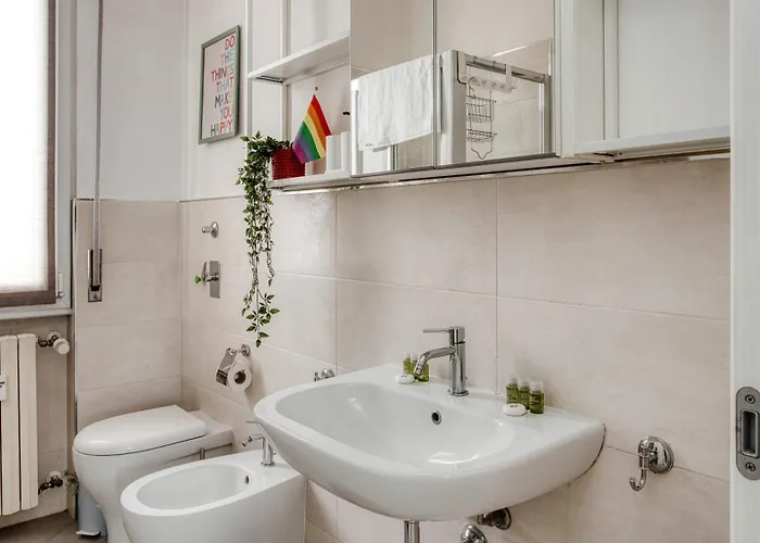 Cozy Modern Near Metro, Wifi Ac * Milan