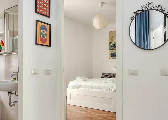 Cozy Modern Near Metro, Wifi Ac Apartment Milan