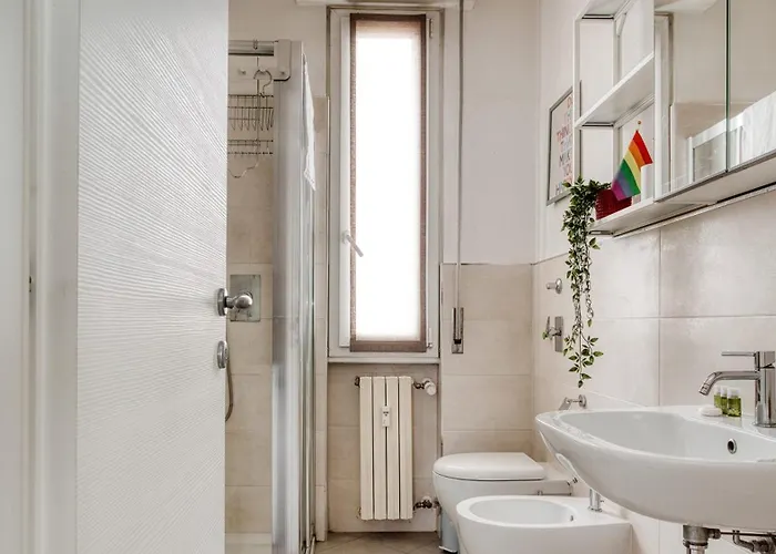 Cozy Modern Near Metro, Wifi Ac Milano