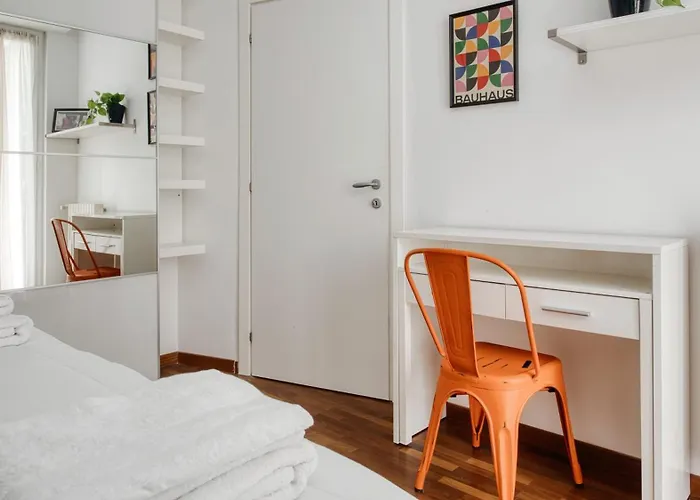 Apartment Cozy Modern Near Metro, Wifi Ac