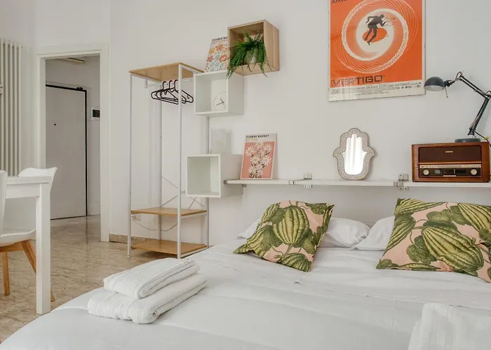 Cozy Modern Near Metro, Wifi Ac Apartment *