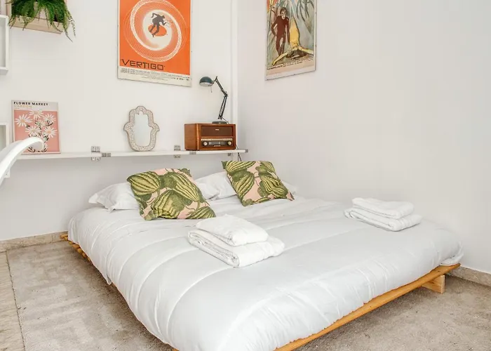 Cozy Modern Near Metro, Wifi Ac Apartment