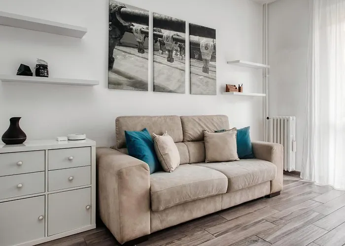 Stylish Flat Near San Siro - Metro Wifi & Ac شقة ميلان