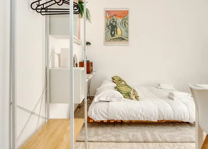 Apartment Cozy Modern Near Metro, Wifi Ac