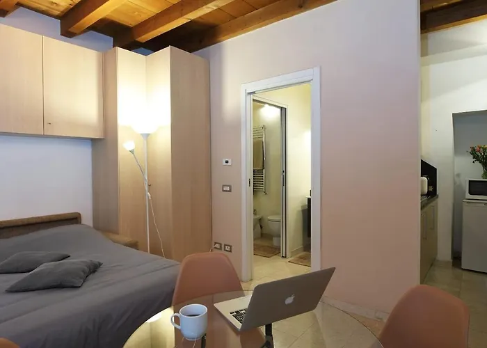 Appartamento Miro-canonica 41, *