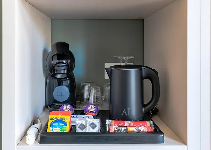 Ξενοδοχείο Aiello - Isola Design District 3*