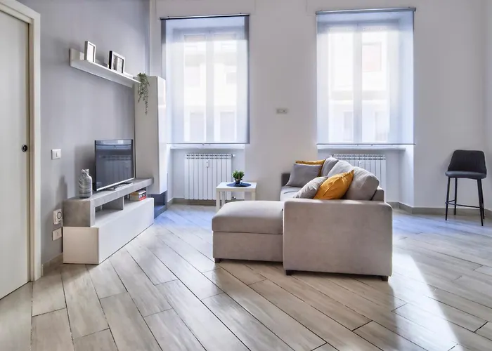 Wonderful Near Station - Daniele Milano