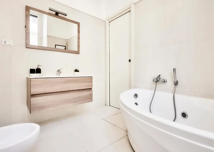 Daire Wonderful Near Station - Daniele Milano