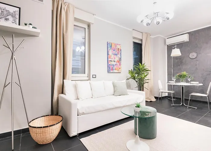 Easylife - - Gregorio 43 A - Porta Venezia * Milano