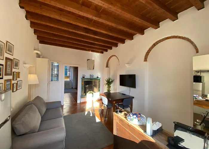 Antica Corte Navigli-darsena * Milano