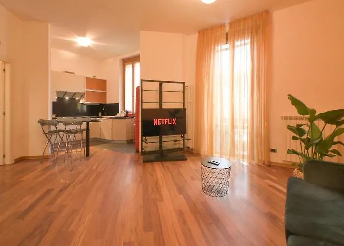 Comfortable And Strategic In The Center Of