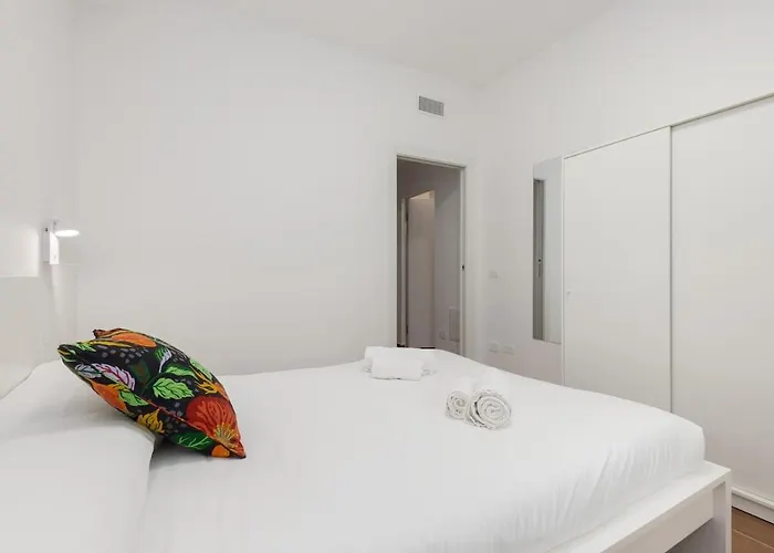 I San Siro I Steps To Metro, Ac & Free Wifi Lejlighed