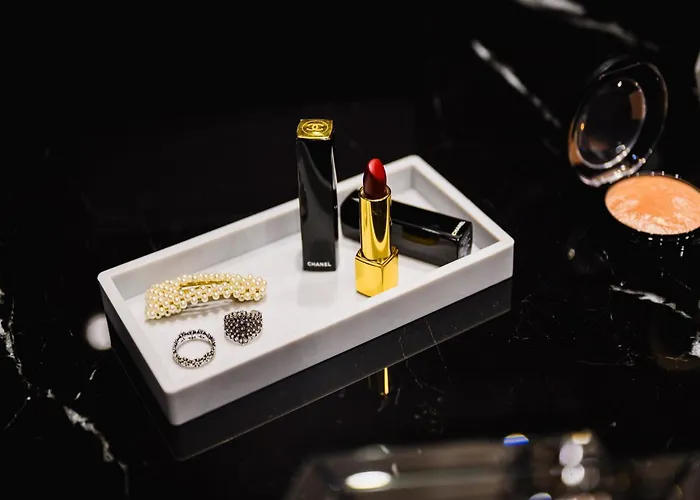 The Rent - Luxury One-bedroom In The Historic Center Apartment *