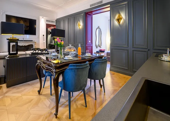 The Rent - Luxury One-bedroom In The Historic Center 아파트 밀라노