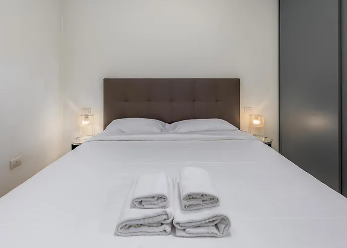 Kramer House, In The Fashion District! *