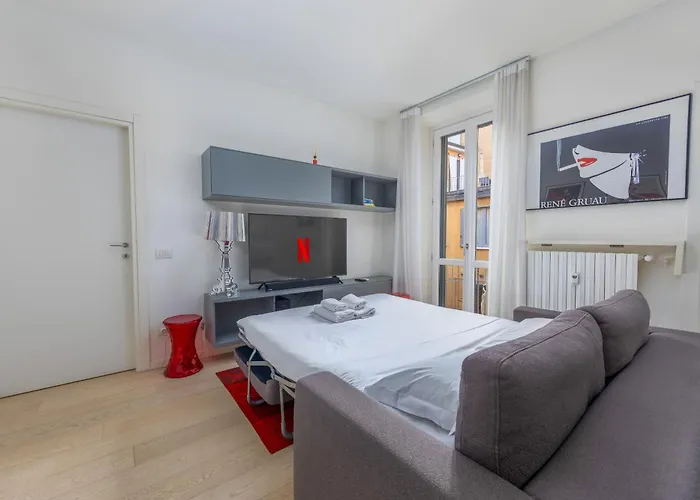 Kramer House, In The Fashion District!