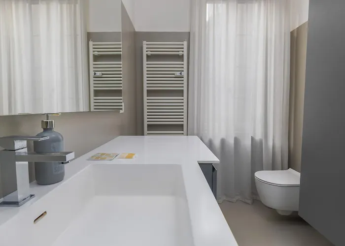 Kramer House, In The Fashion District! شقة ميلان