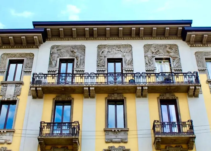 Charming Elegant In Historic Art Nouveau Building, Bed & Breakfast 3*