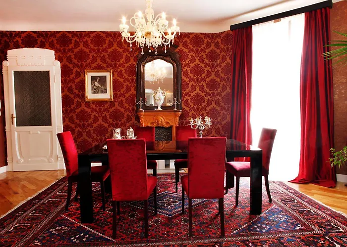Bed & Breakfast Charming Elegant In Historic Art Nouveau Building, 3*