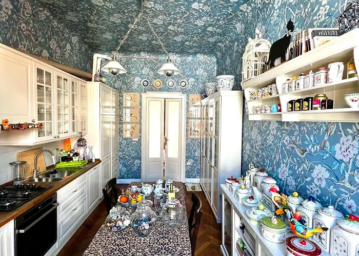 Charming Elegant In Historic Art Nouveau Building, Bed & Breakfast