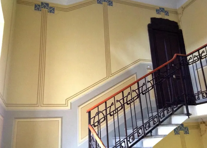 Bed & Breakfast Charming Elegant In Historic Art Nouveau Building,