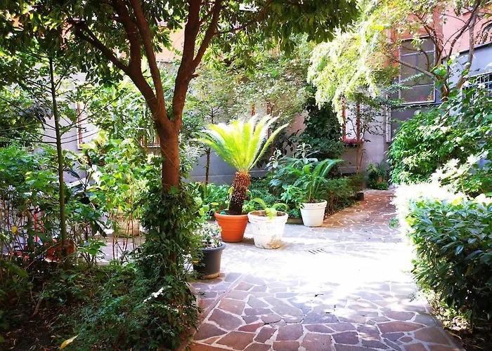 Cozy Flat 50 Meters From The Metro *