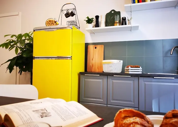 Cozy 50 Meters From The Metro *