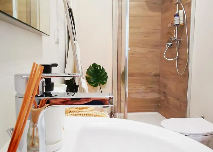 Cozy 50 Meters From The Metro Mediolan