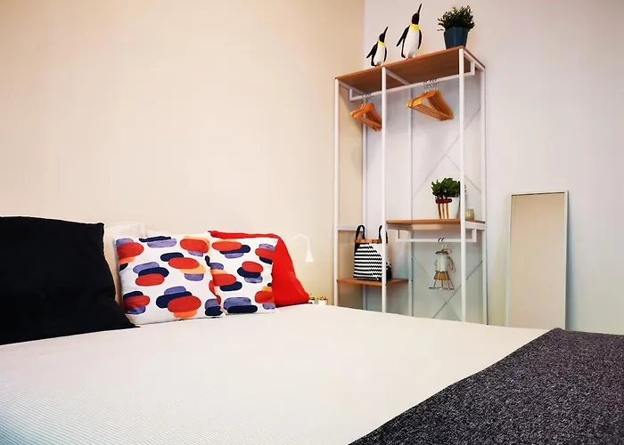 Cozy 50 Meters From The Metro *