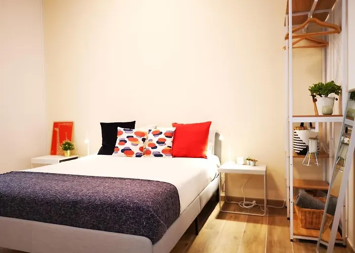 Cozy 50 Meters From The Metro Mediolan