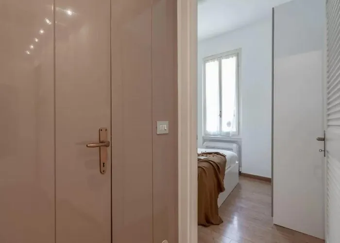 Two-room San Babila * Milano