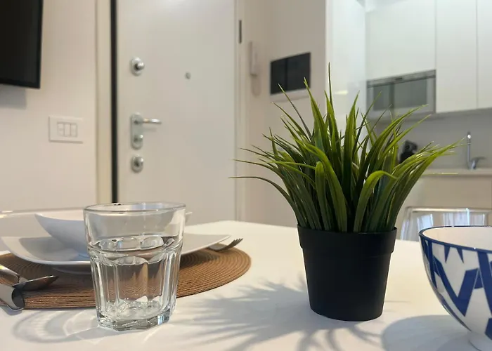 La Regina Delle Locazioni Accanto Bocconi 아파트