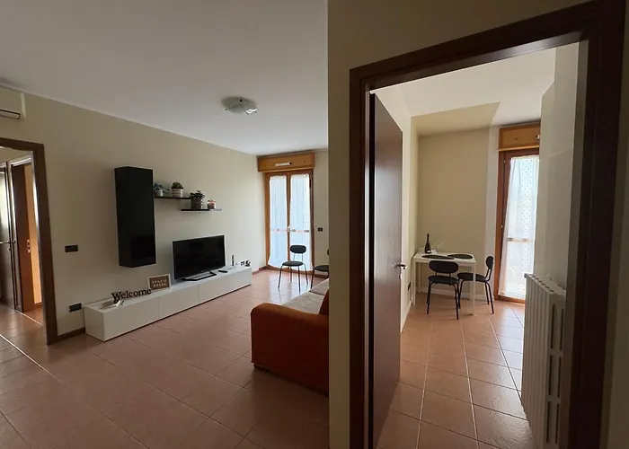 Appartement Spazio Breda - Free Parking, Private Garage, Metro M1, Balcony, 4 Guests *