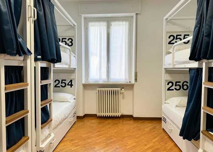 بيت شباب Bovisa Urban Garden ميلان