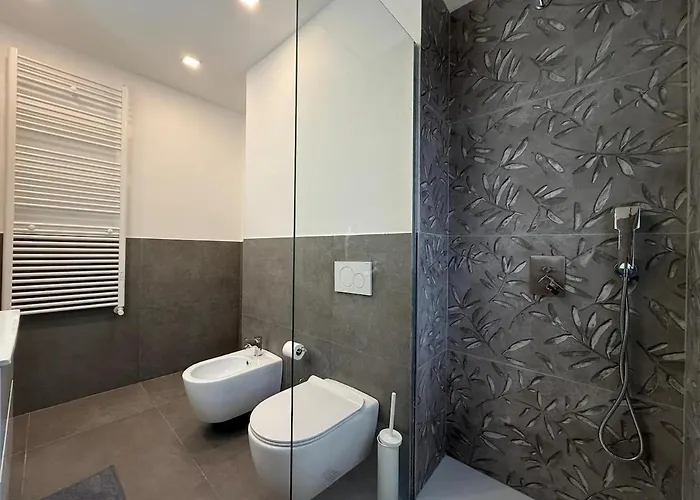 아파트 Wide & Bright 2 Bedroom Flat 50m From M4 Station *