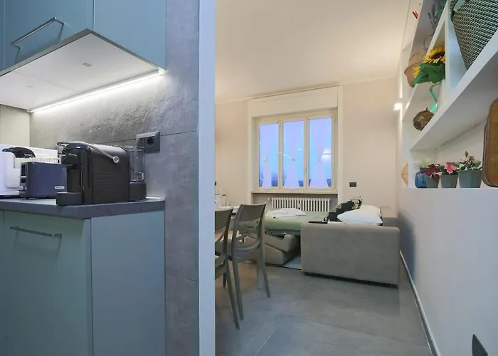 Wide & Bright 2 Bedroom Flat 50m From M4 Station 아파트 밀라노