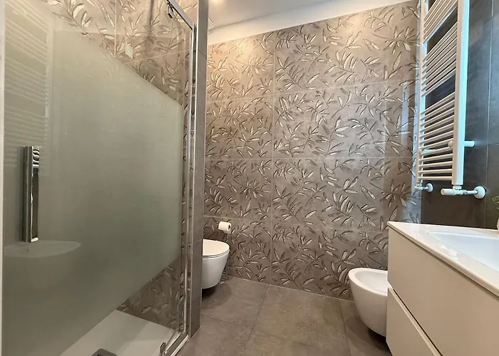 아파트 Wide & Bright 2 Bedroom Flat 50m From M4 Station *