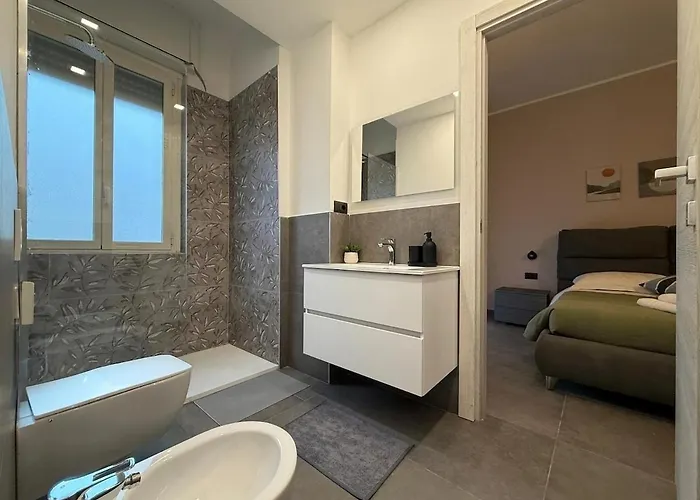 Wide & Bright 2 Bedroom Flat 50m From M4 Station 아파트