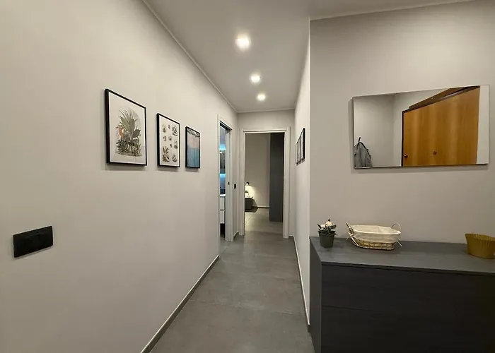 아파트 Wide & Bright 2 Bedroom Flat 50m From M4 Station *