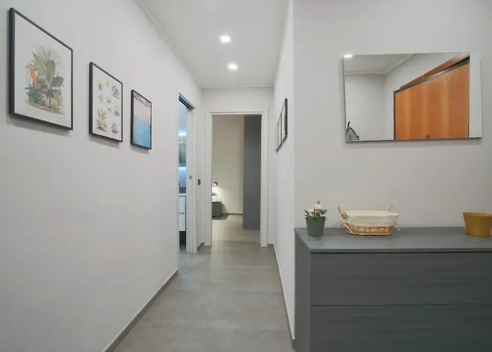 아파트 Wide & Bright 2 Bedroom Flat 50m From M4 Station