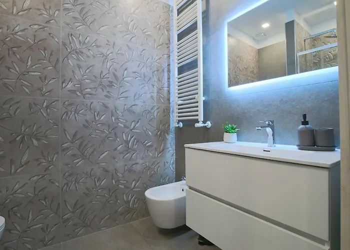 아파트 Wide & Bright 2 Bedroom Flat 50m From M4 Station *